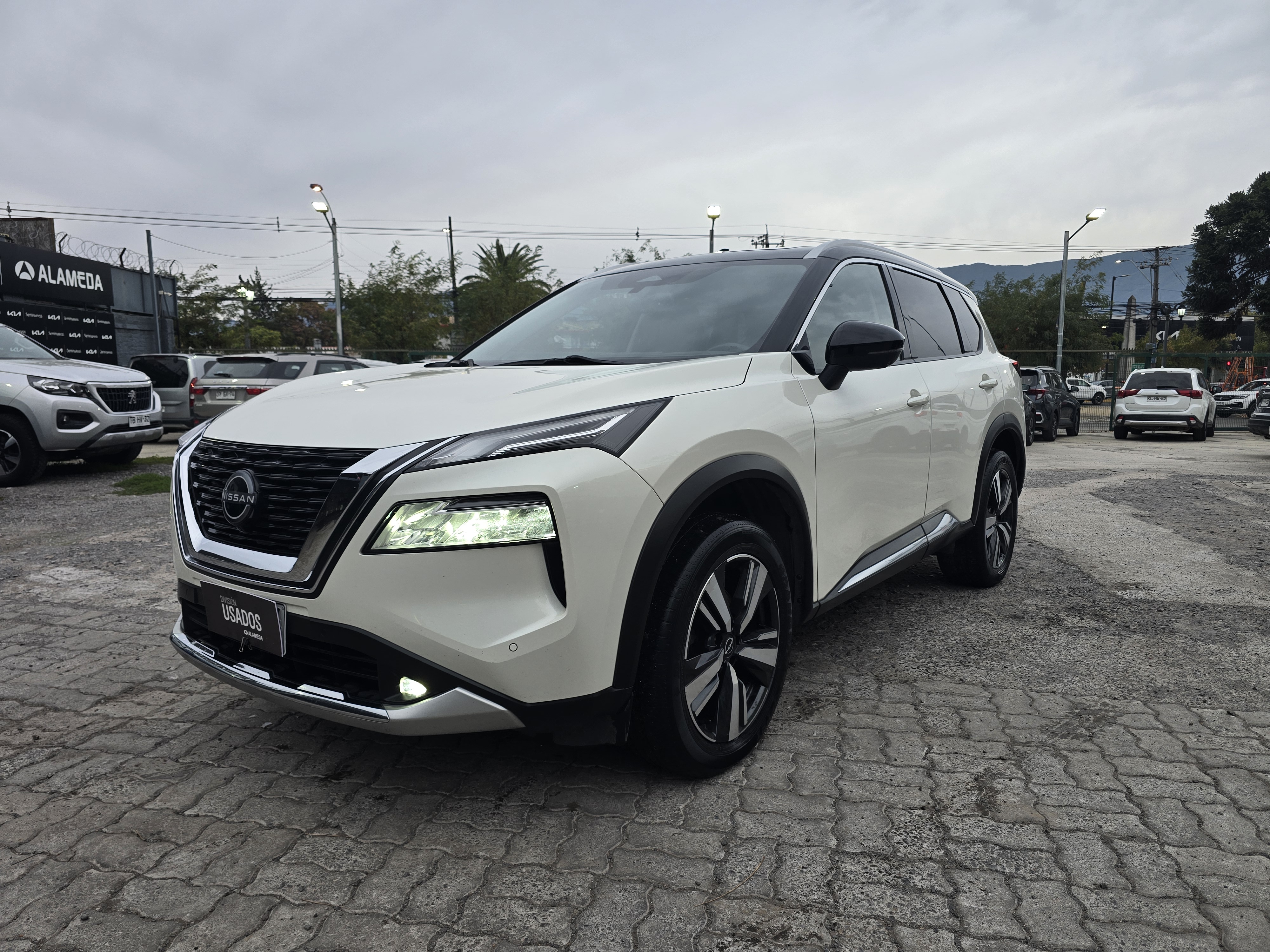 NISSAN X TRAIL 4X4 7P CVT 2.5