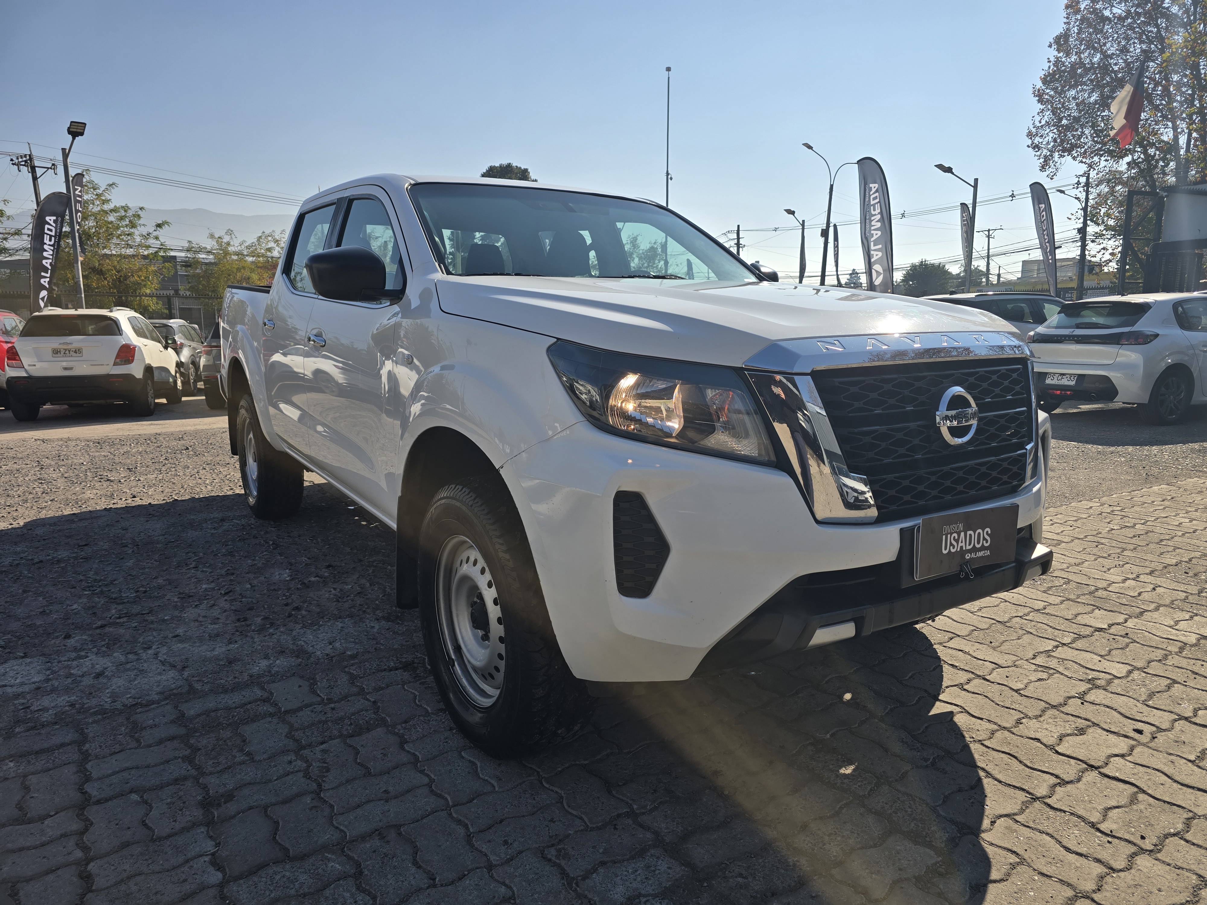 NISSAN NAVARA D CAB MT 4X4 2.3