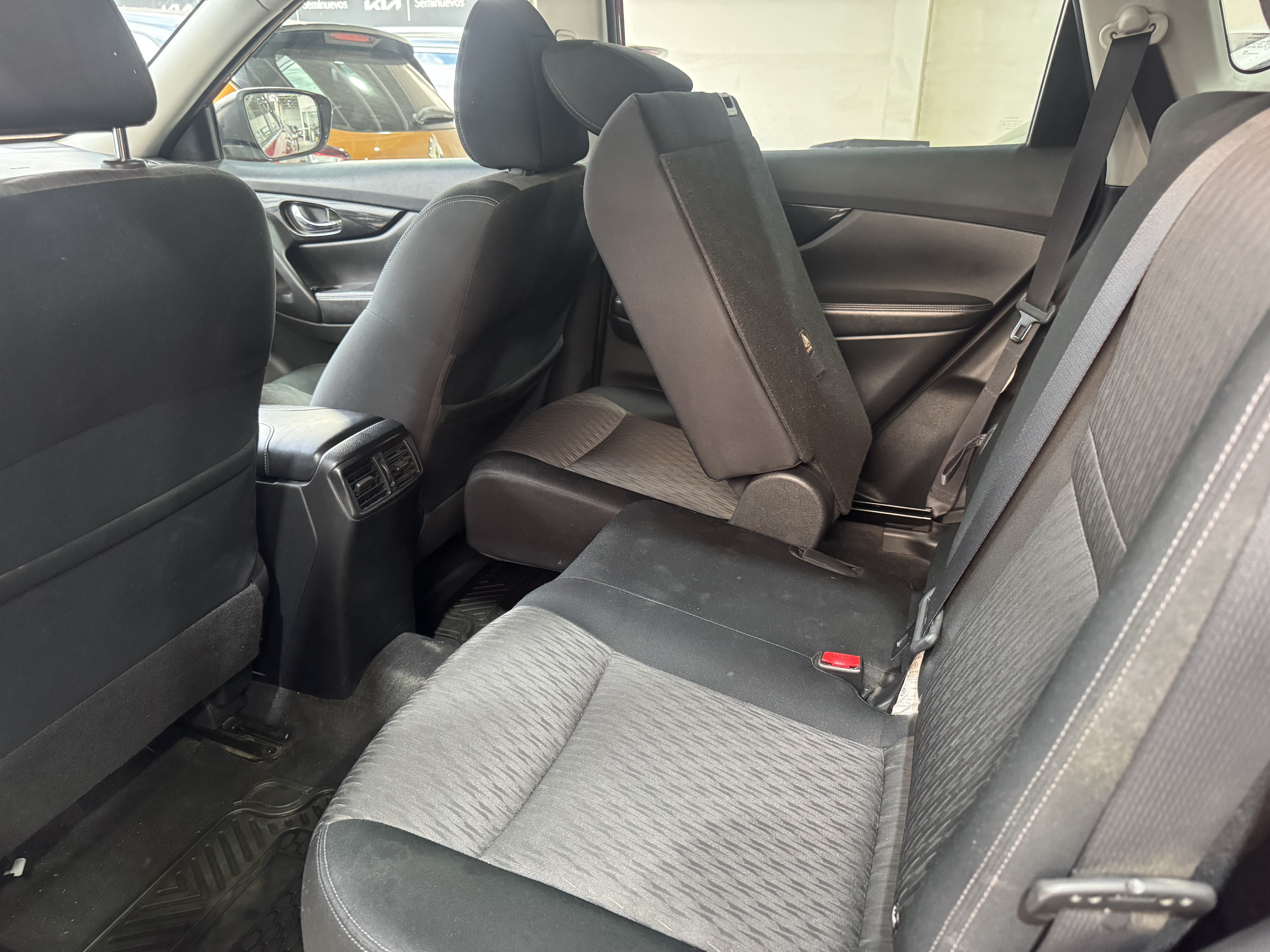 Nissan X-Trail — foto 6 de 9