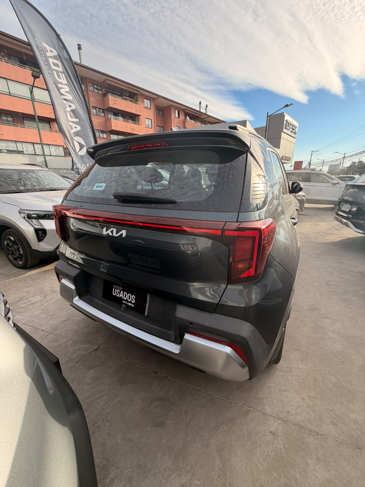 KIA Sonet — foto 2 de 4