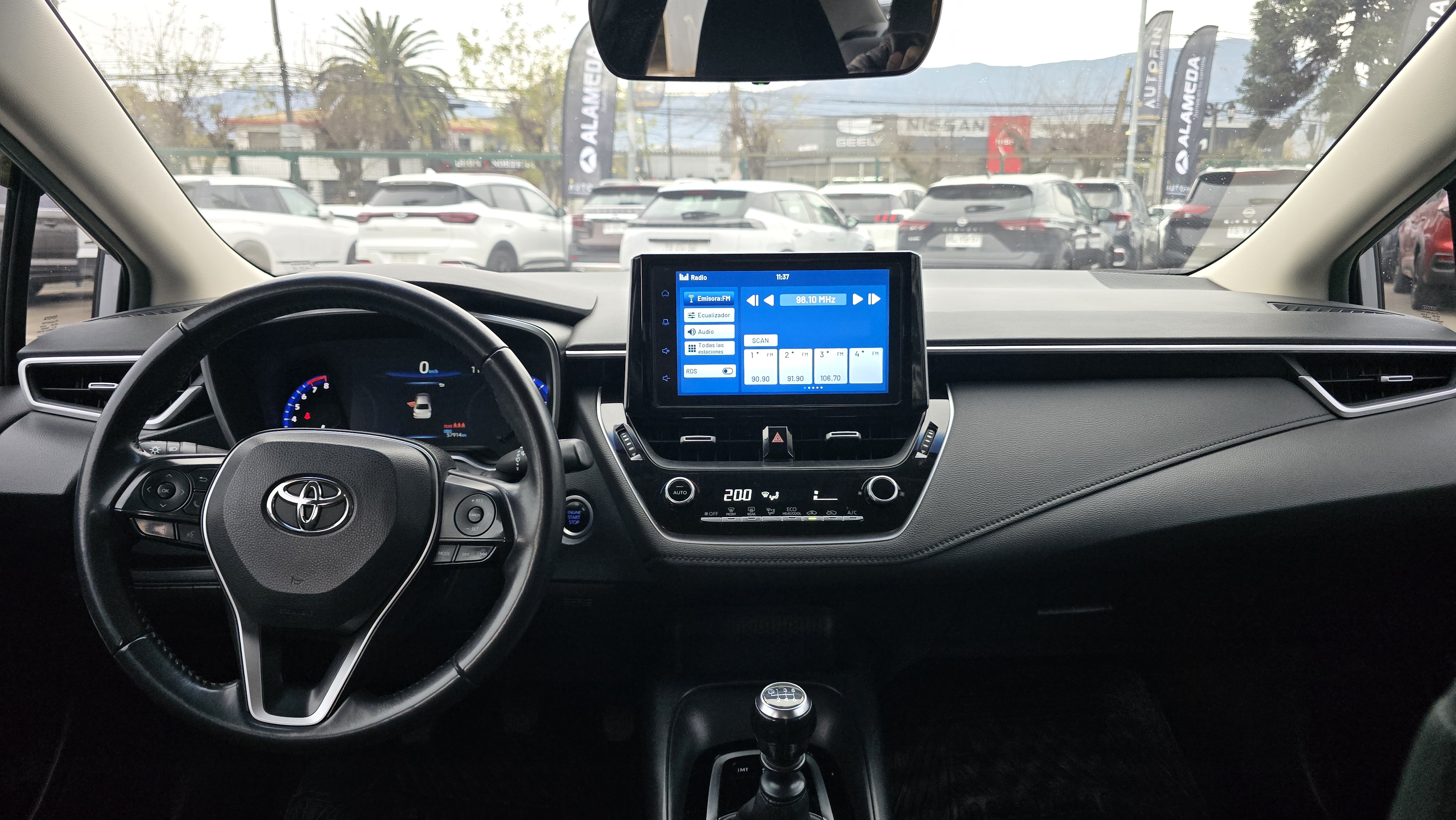 Toyota Corolla — foto 8 de 10