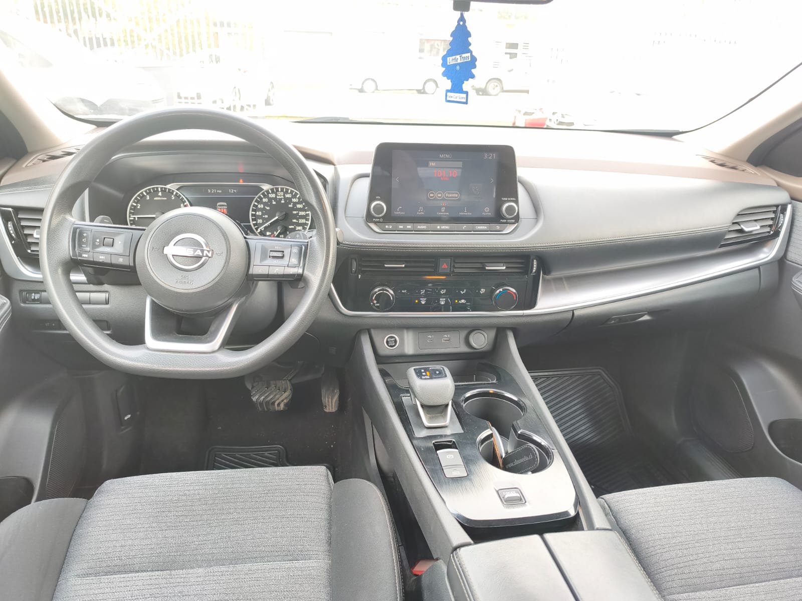 Nissan X Trail 4X2 7P — foto 7 de 10