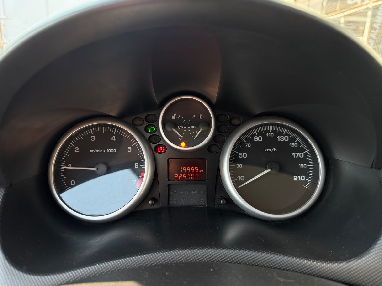 Peugeot 207 Compact One Line — foto 8 de 9