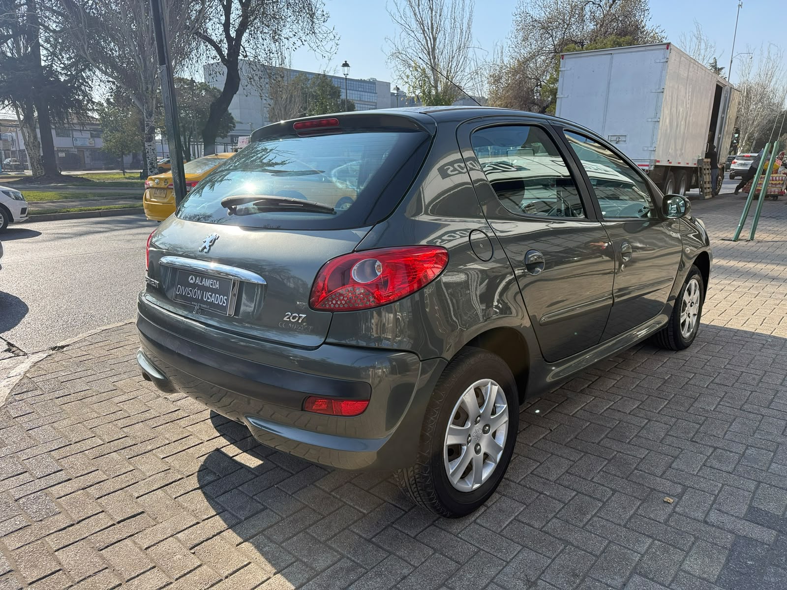 Peugeot 207 Compact One Line — foto 6 de 9