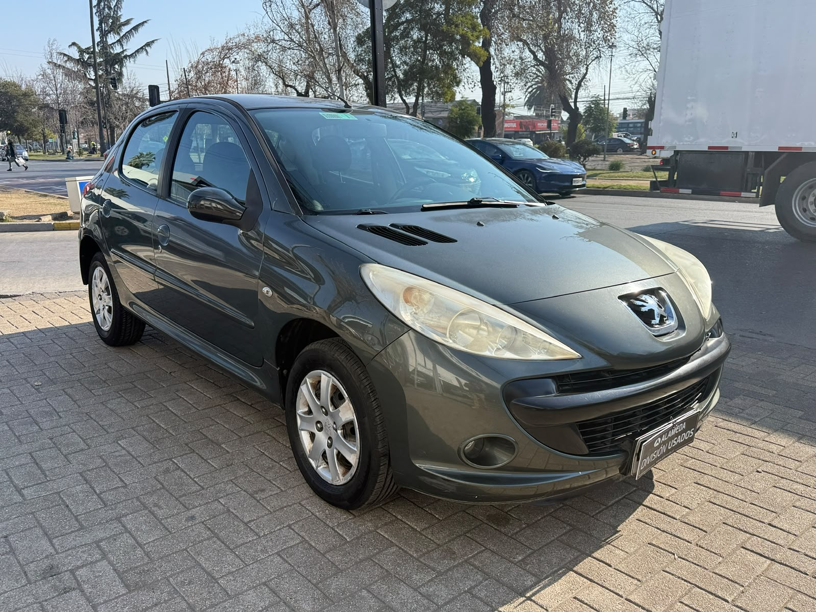 Peugeot 207 Compact One Line — foto 3 de 9