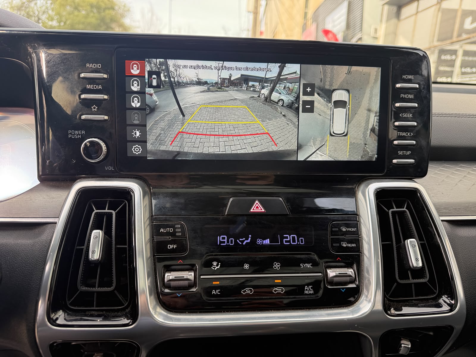 KIA Sorento — foto 15 de 16