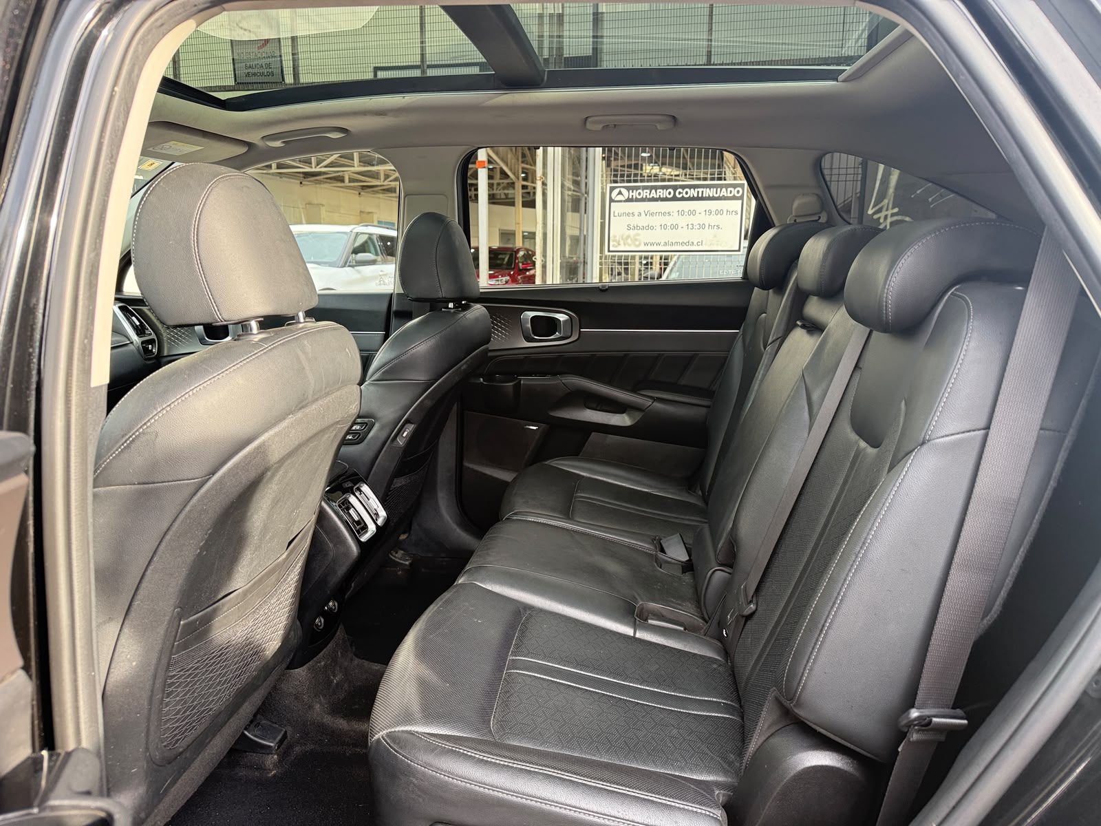 KIA Sorento — foto 11 de 16