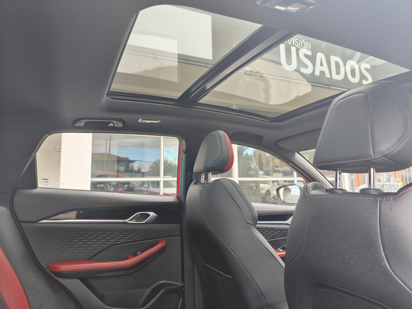 Geely New Coolray 1.5 Aut — foto 11 de 13