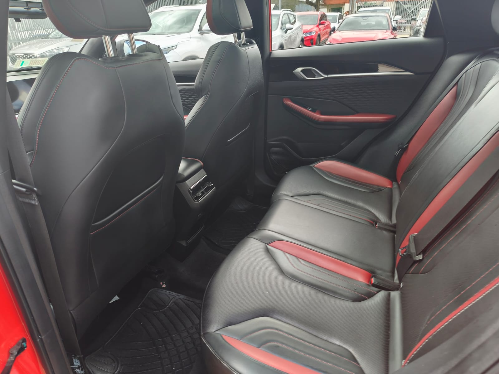 Geely New Coolray 1.5 Aut — foto 12 de 13