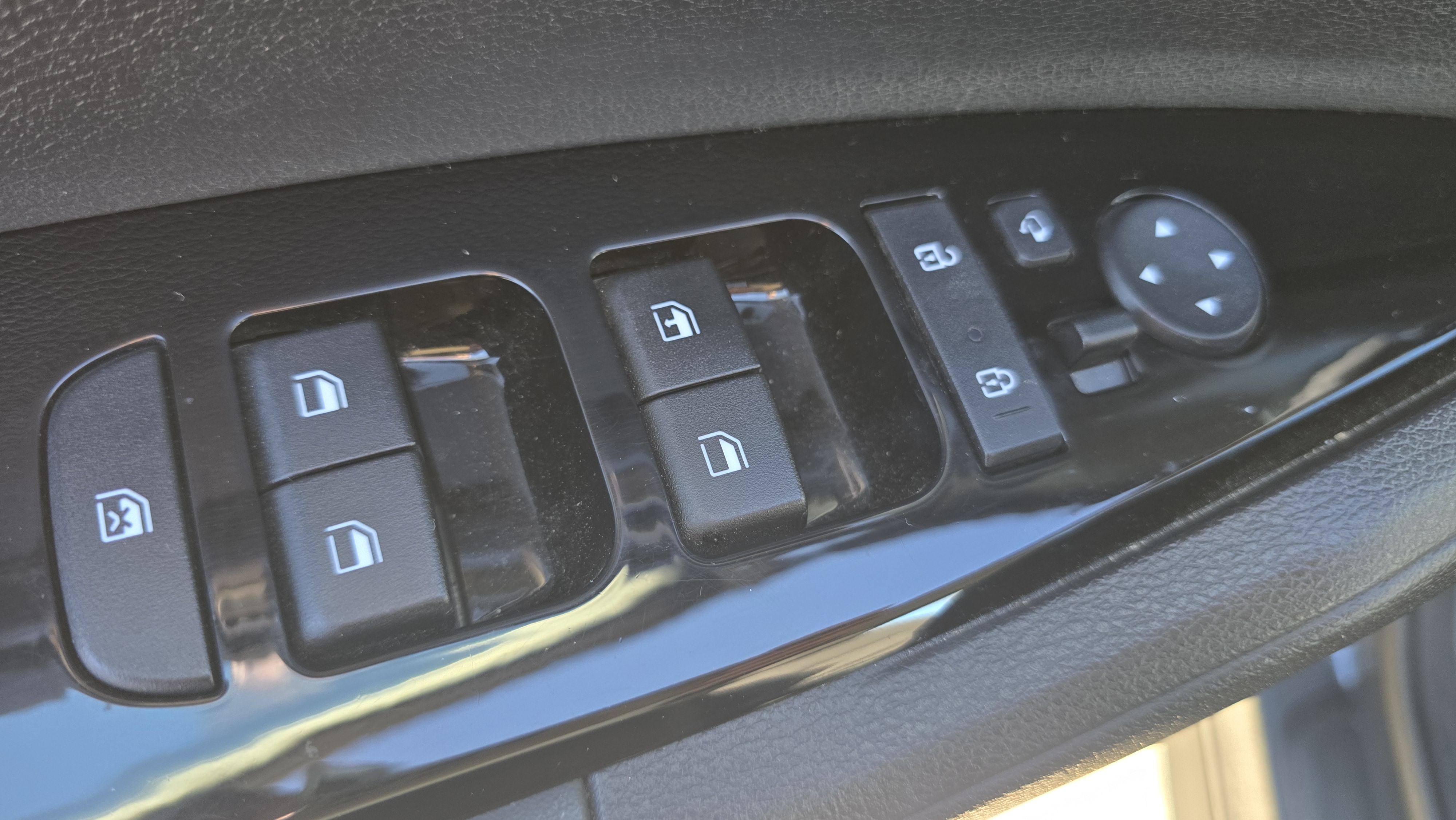 KIA Sportage Ex2.0 Aut — foto 15 de 20