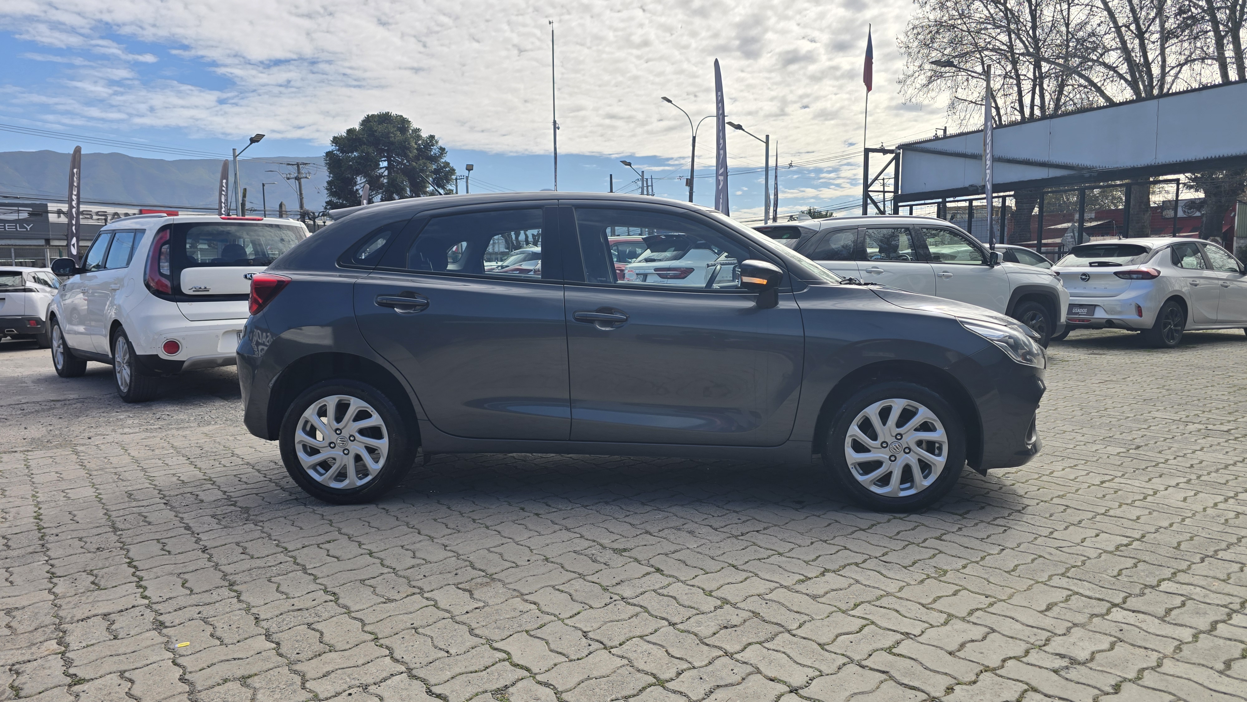 Suzuki New Baleno Gls Hb — foto 4 de 17