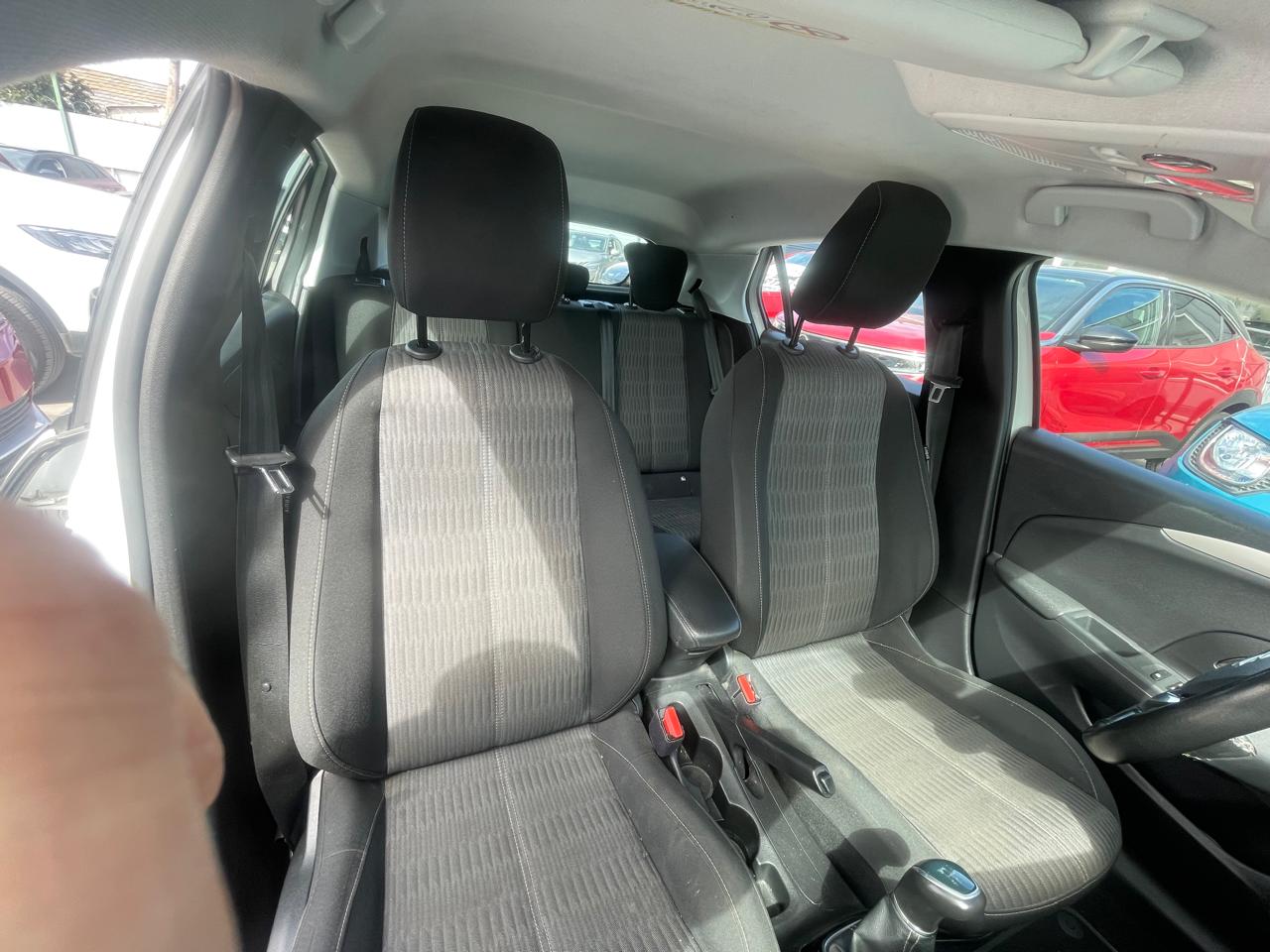 Opel Corsa — foto 9 de 10