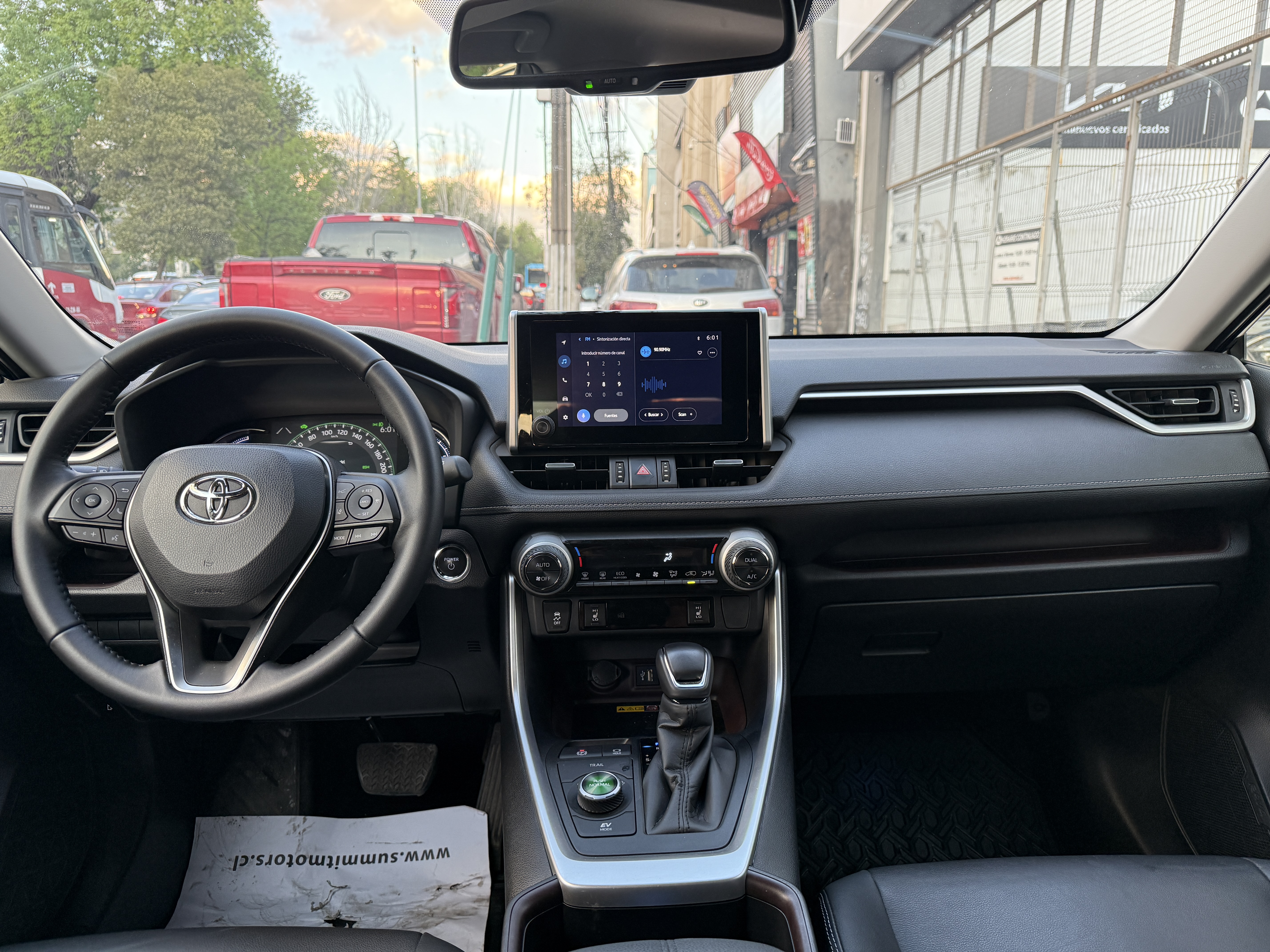 Toyota Rav4 Awd2.5 Aut — foto 7 de 9
