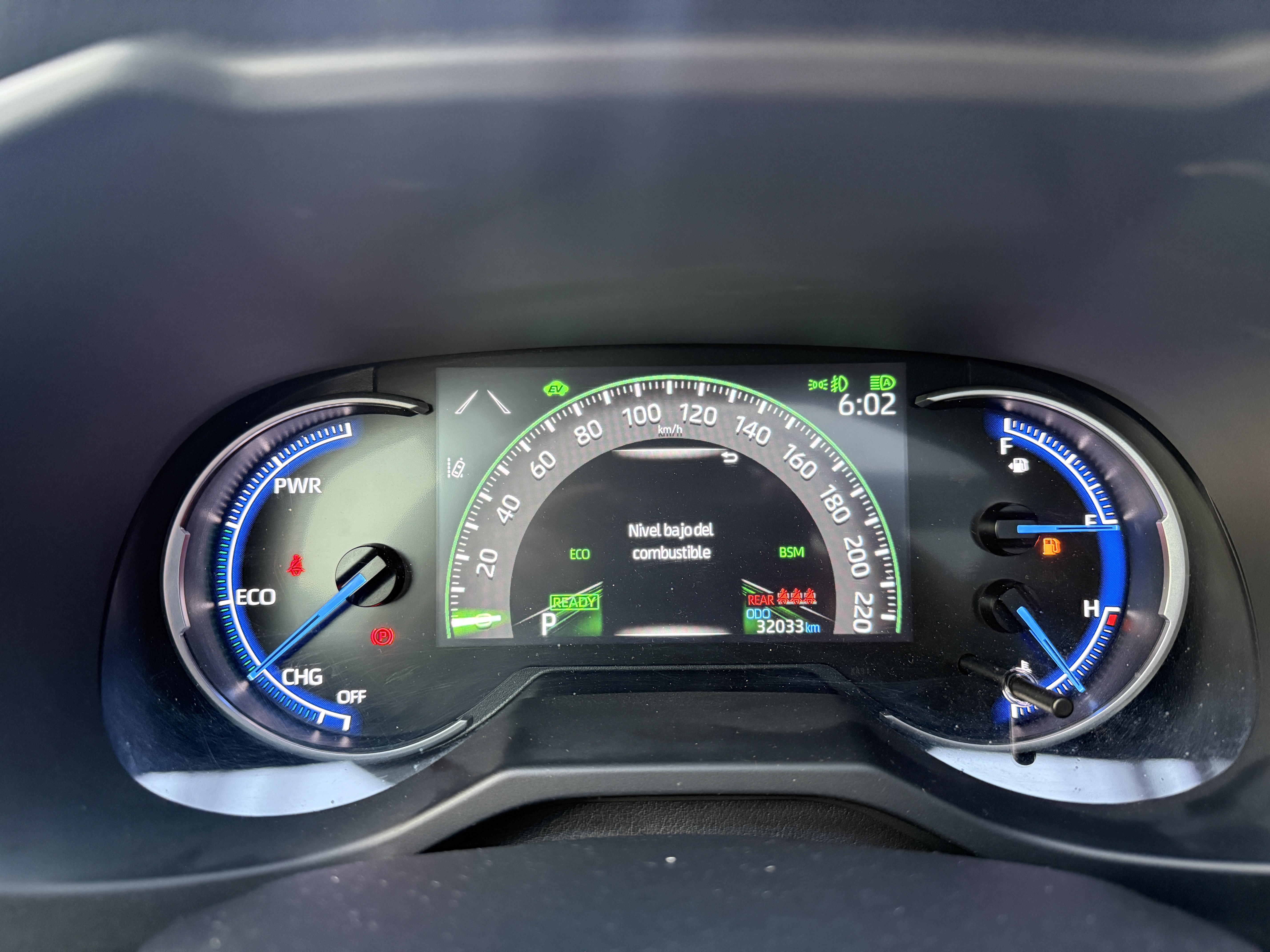 Toyota Rav4 Awd2.5 Aut — foto 8 de 9
