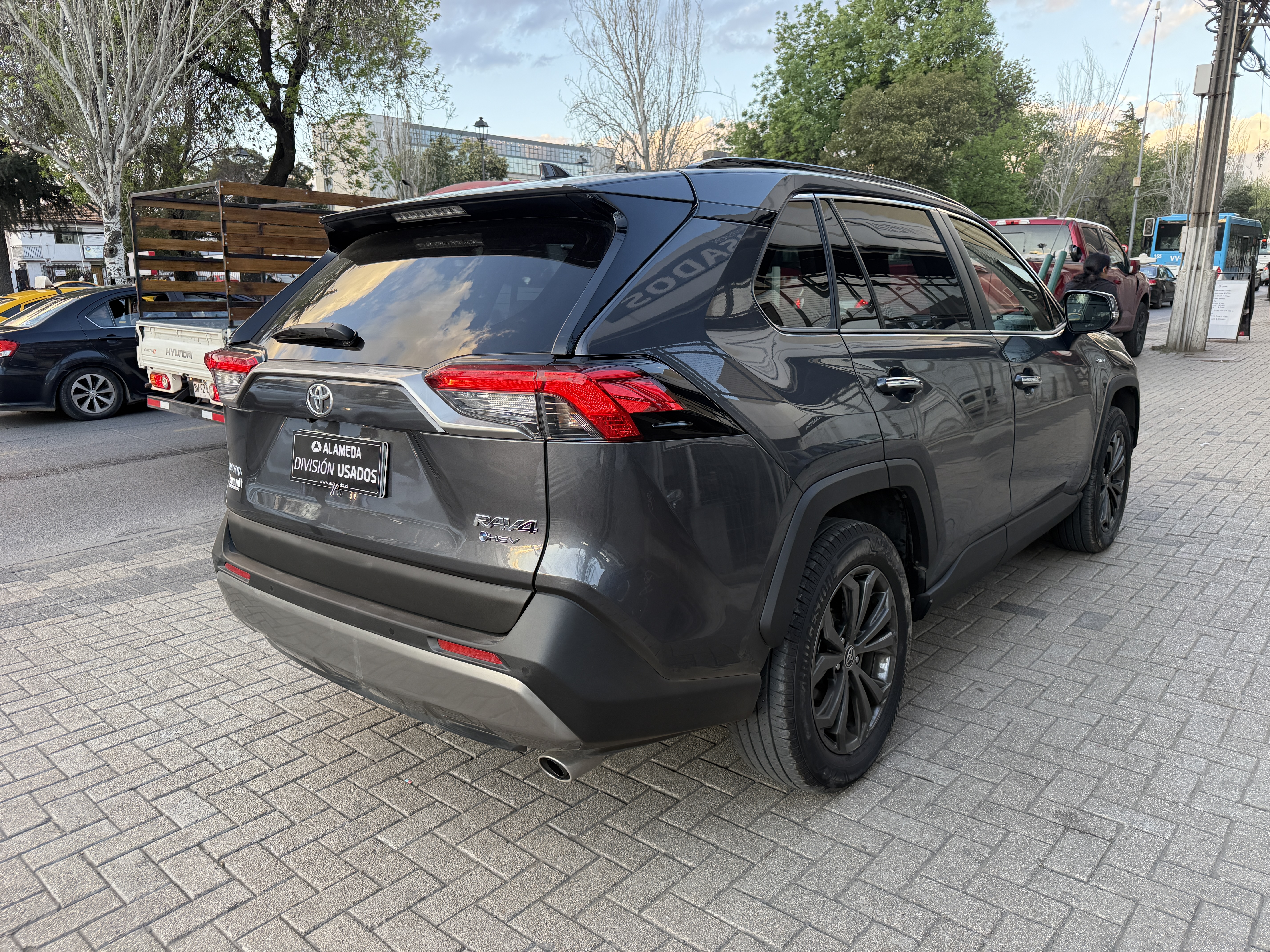 Toyota Rav4 Awd2.5 Aut — foto 6 de 9