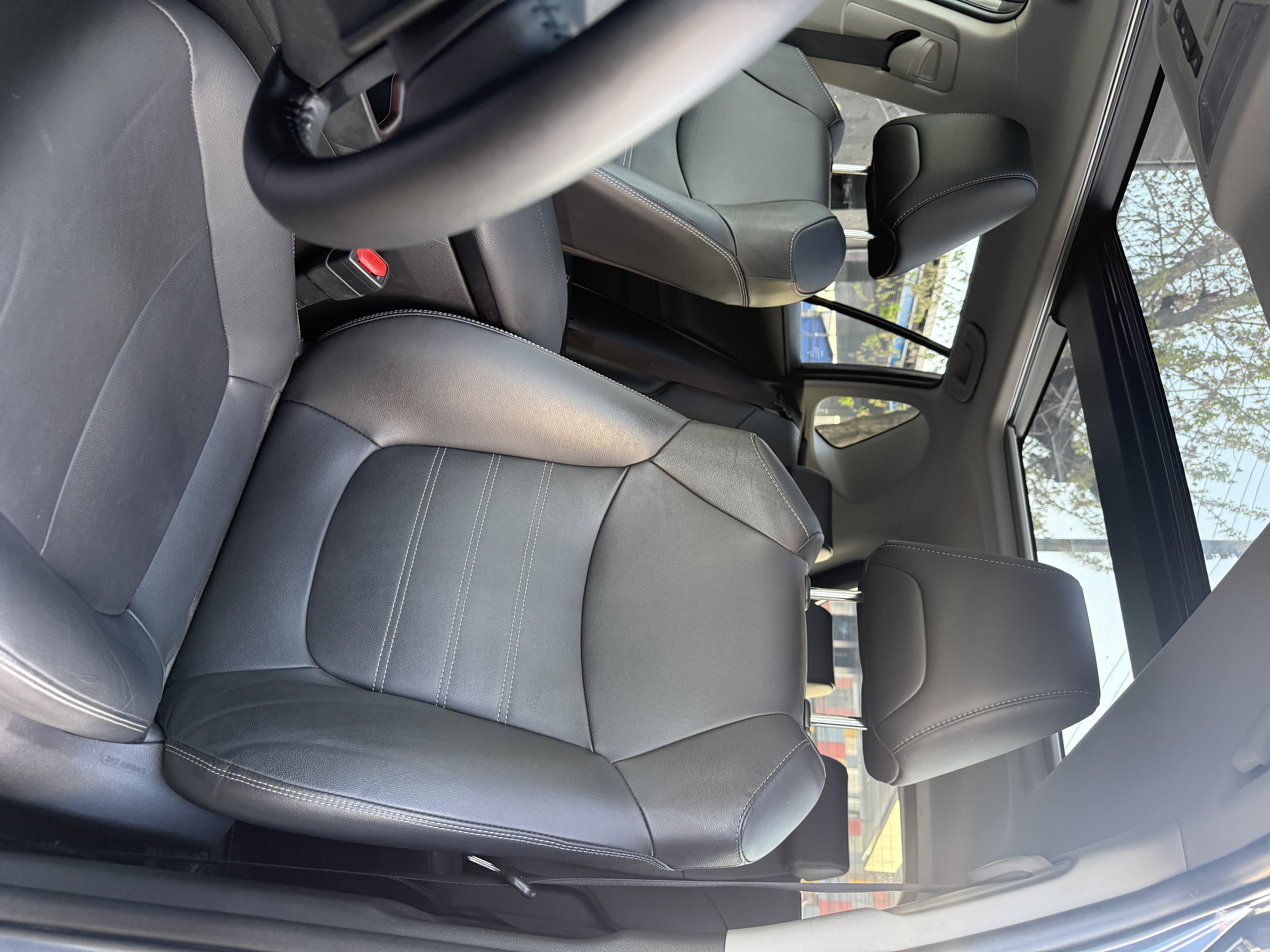 Toyota Rav4 Awd2.5 Aut — foto 9 de 9