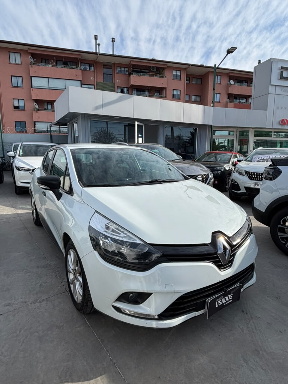 Renault Clio Iv Hb — foto 2 de 6