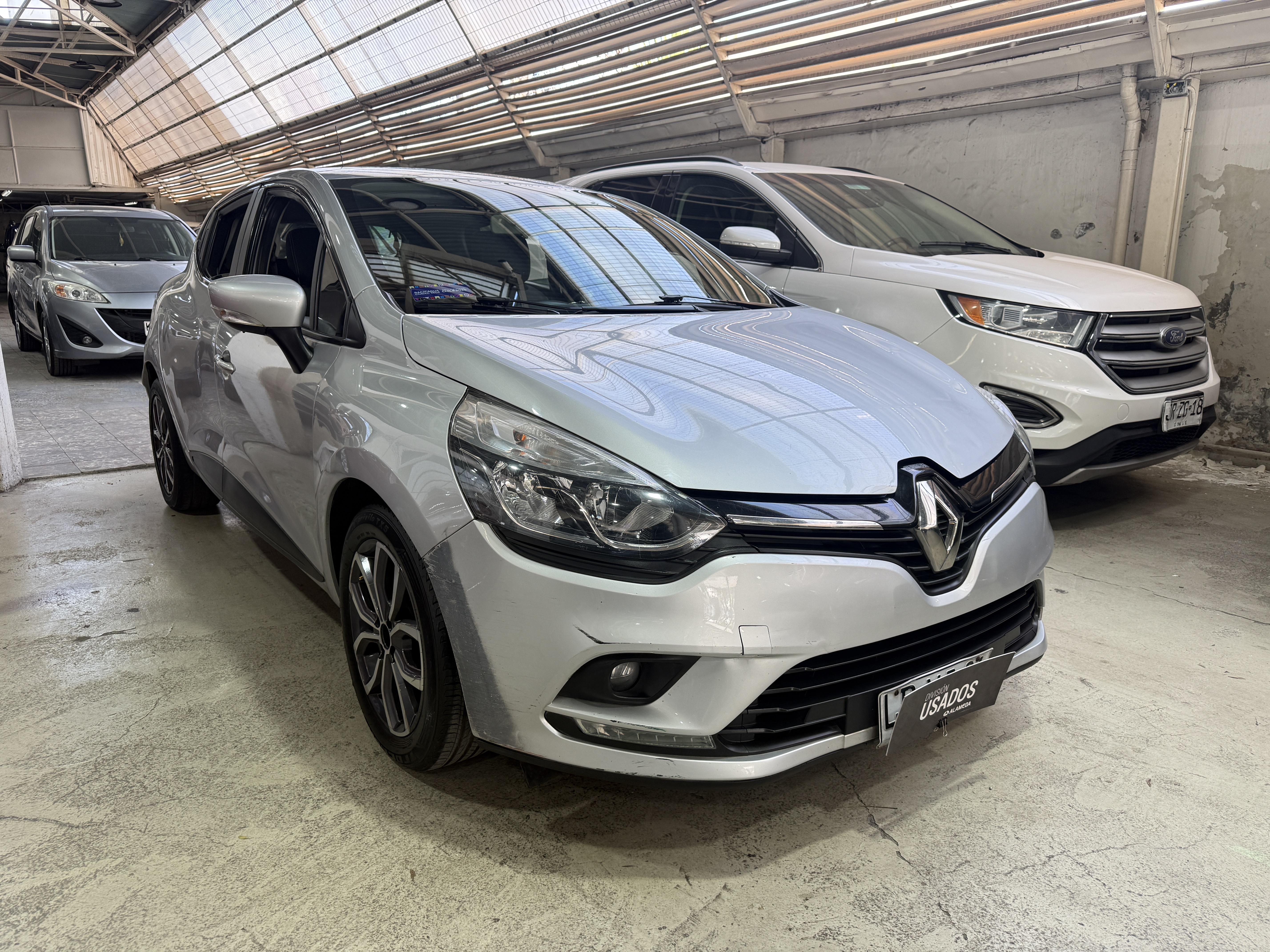 Renault Clio Iv Hb — foto 3 de 8