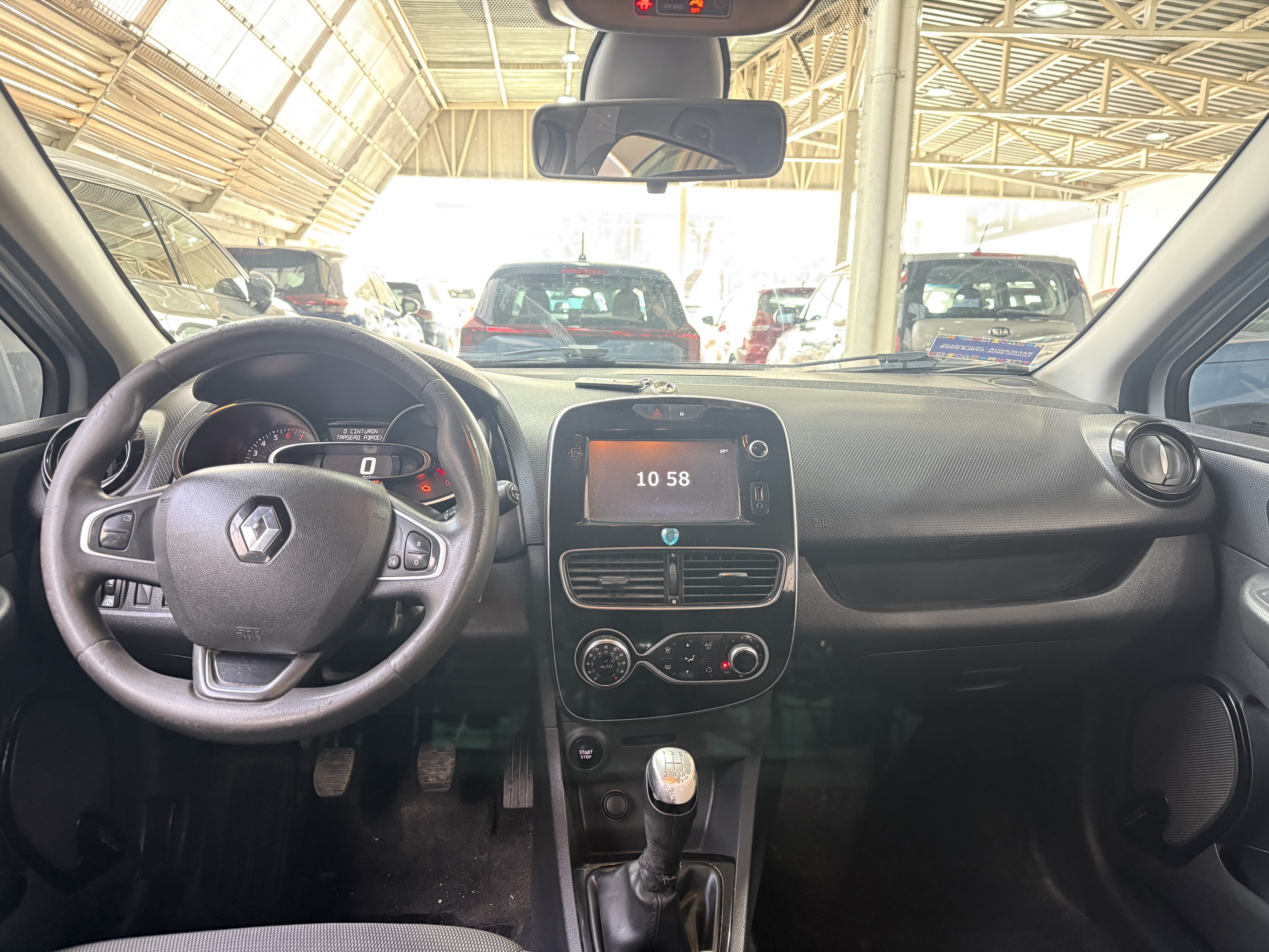 Renault Clio Iv Hb — foto 7 de 8