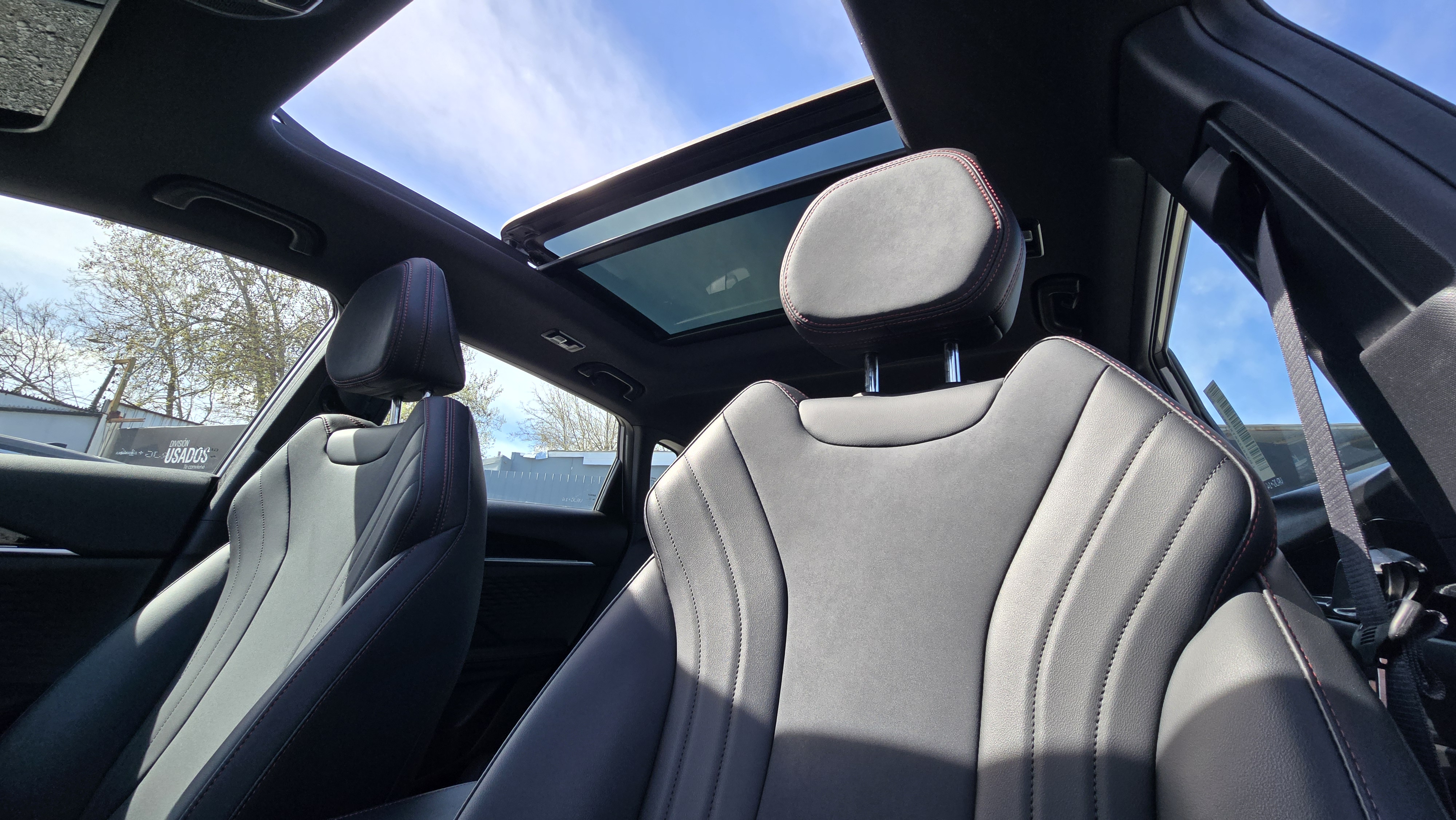 Geely Coolray Dct1.5 Aut — foto 12 de 14