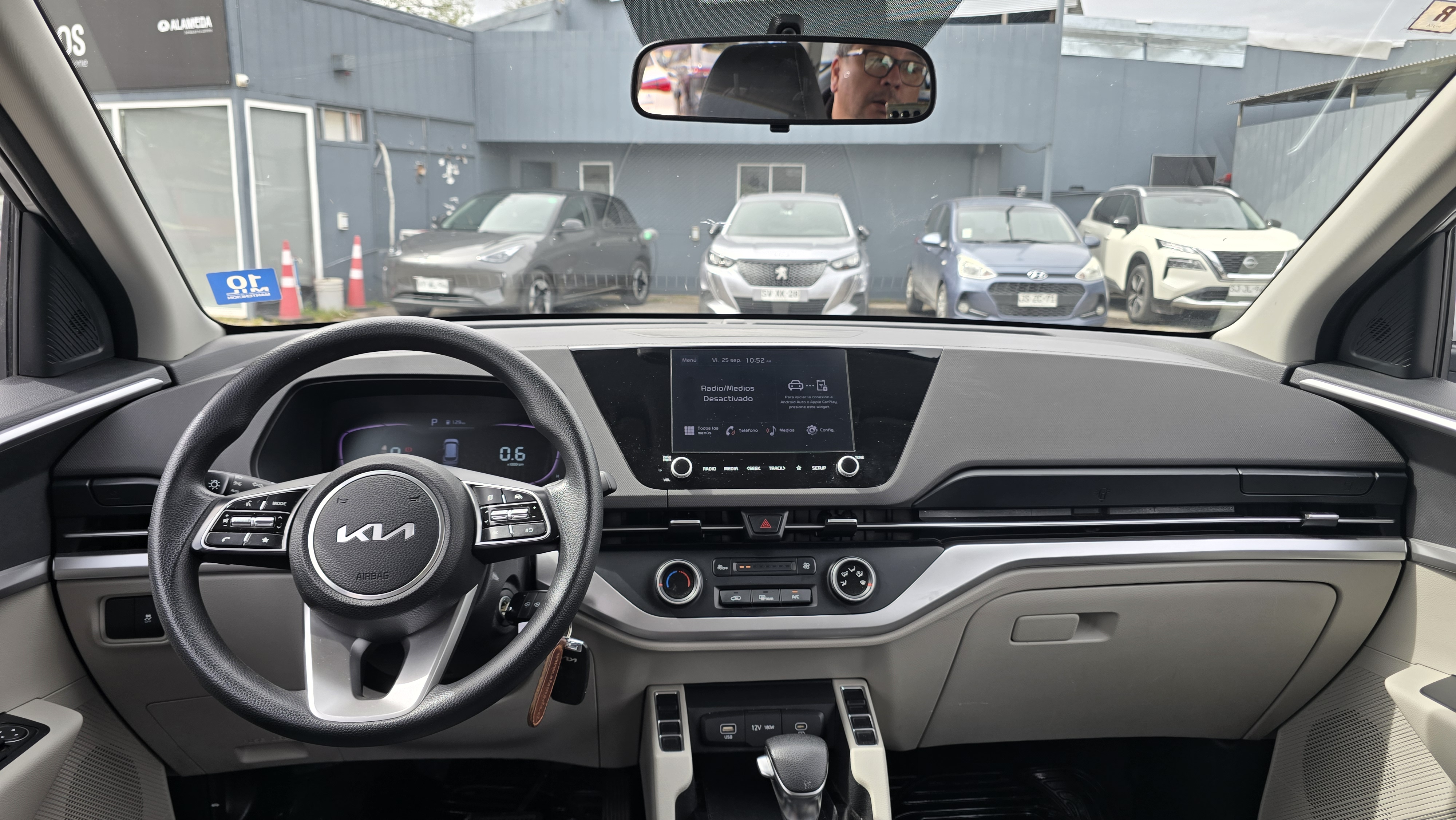 KIA Carens Ex1.4 Aut — foto 8 de 8