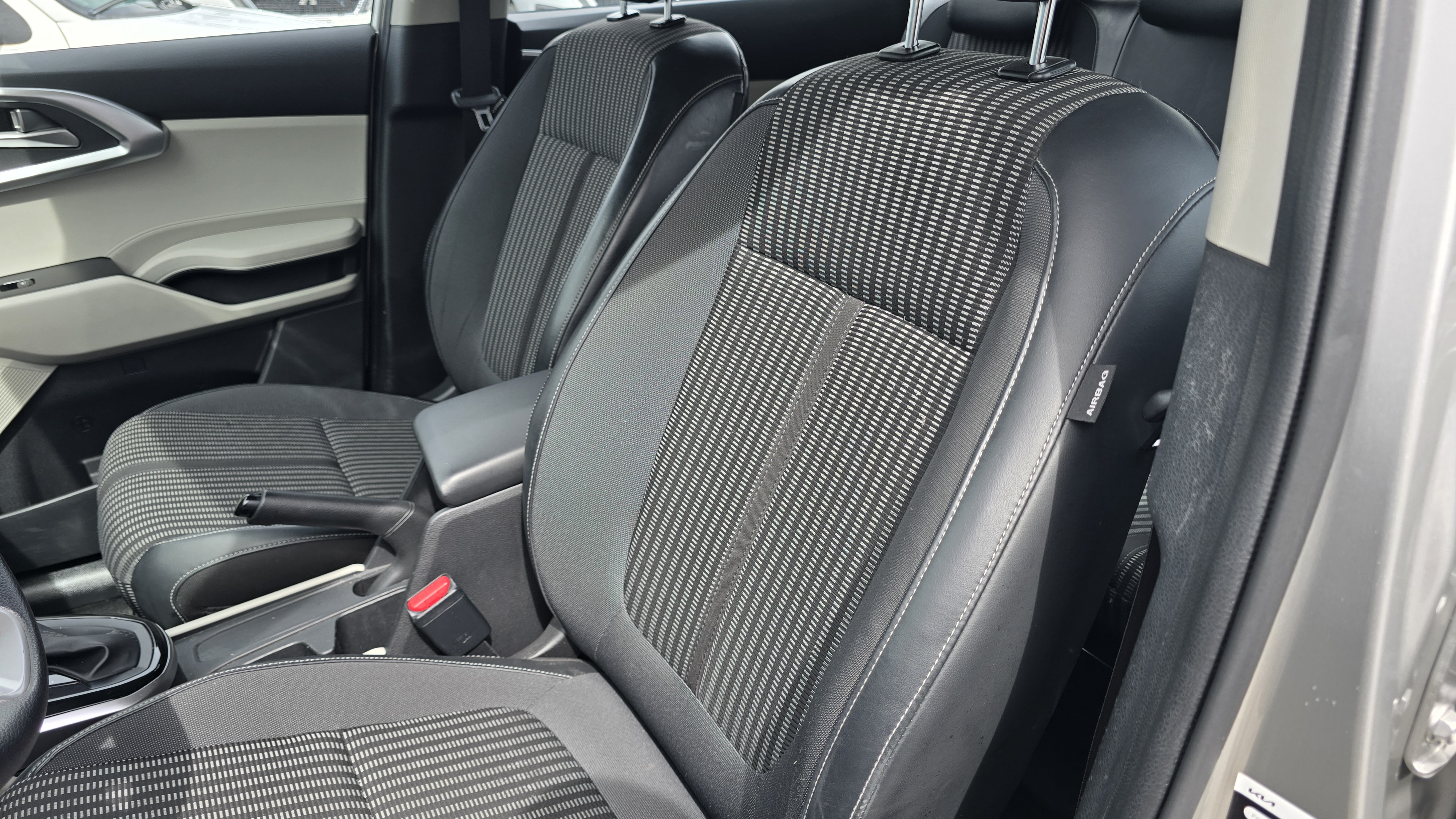 KIA Carens Ex1.4 Aut — foto 6 de 8