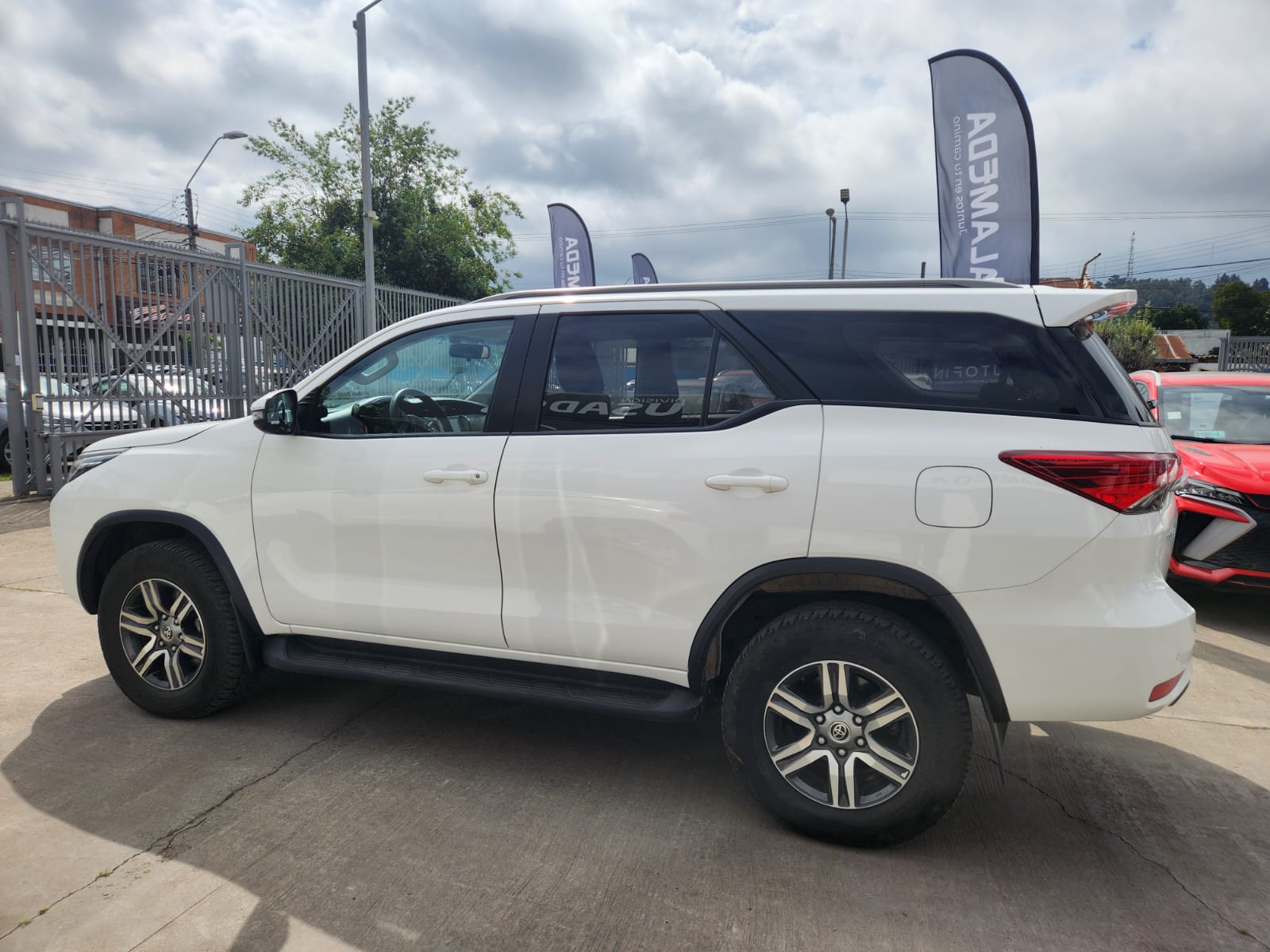 Toyota Fortuner 2.7 Aut — foto 4 de 9