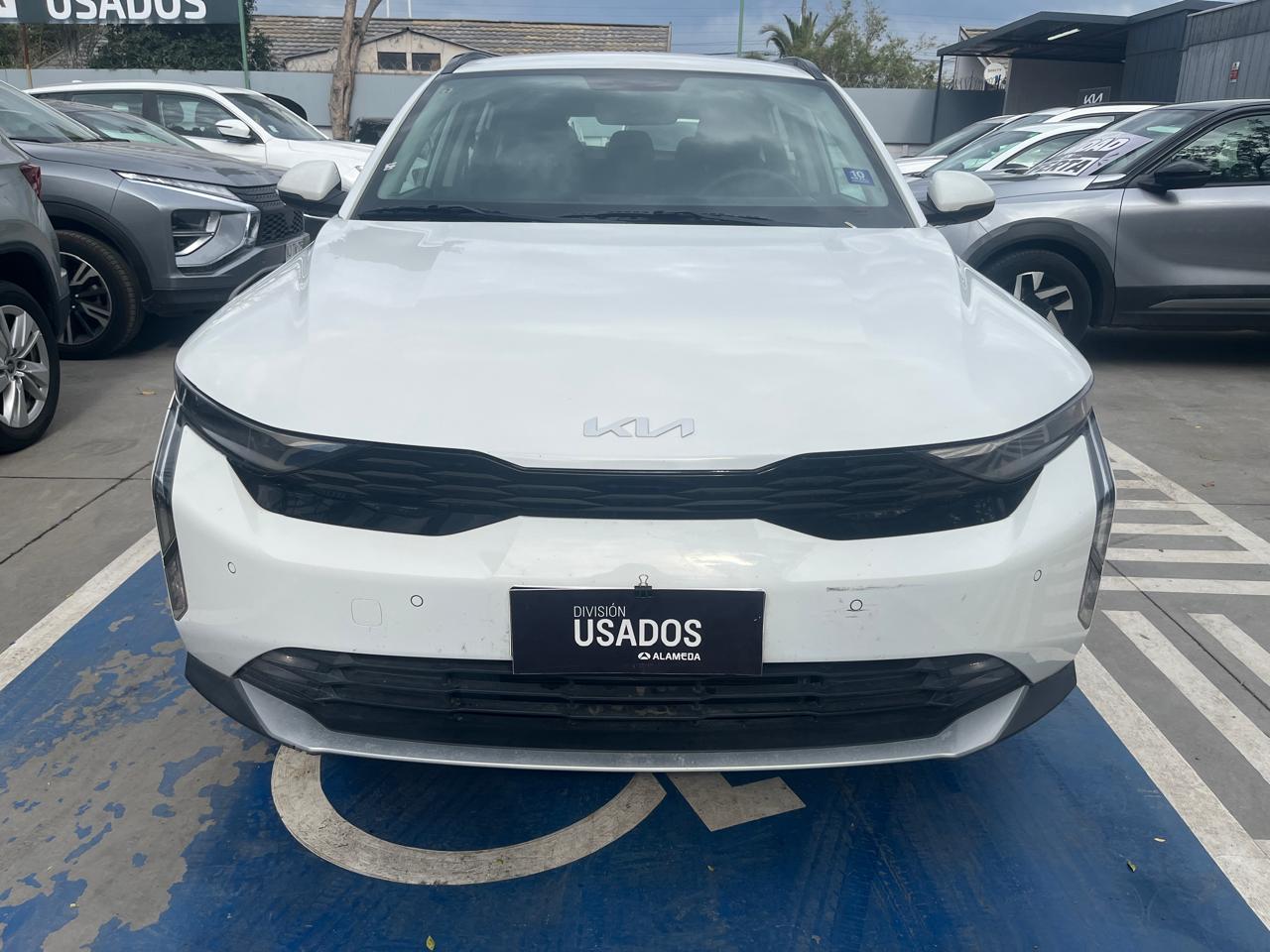 KIA K3 Cross — foto 2 de 7