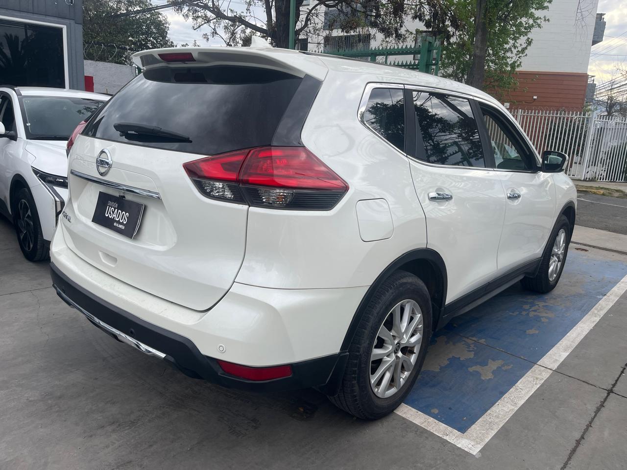 Nissan X-Trail — foto 3 de 6