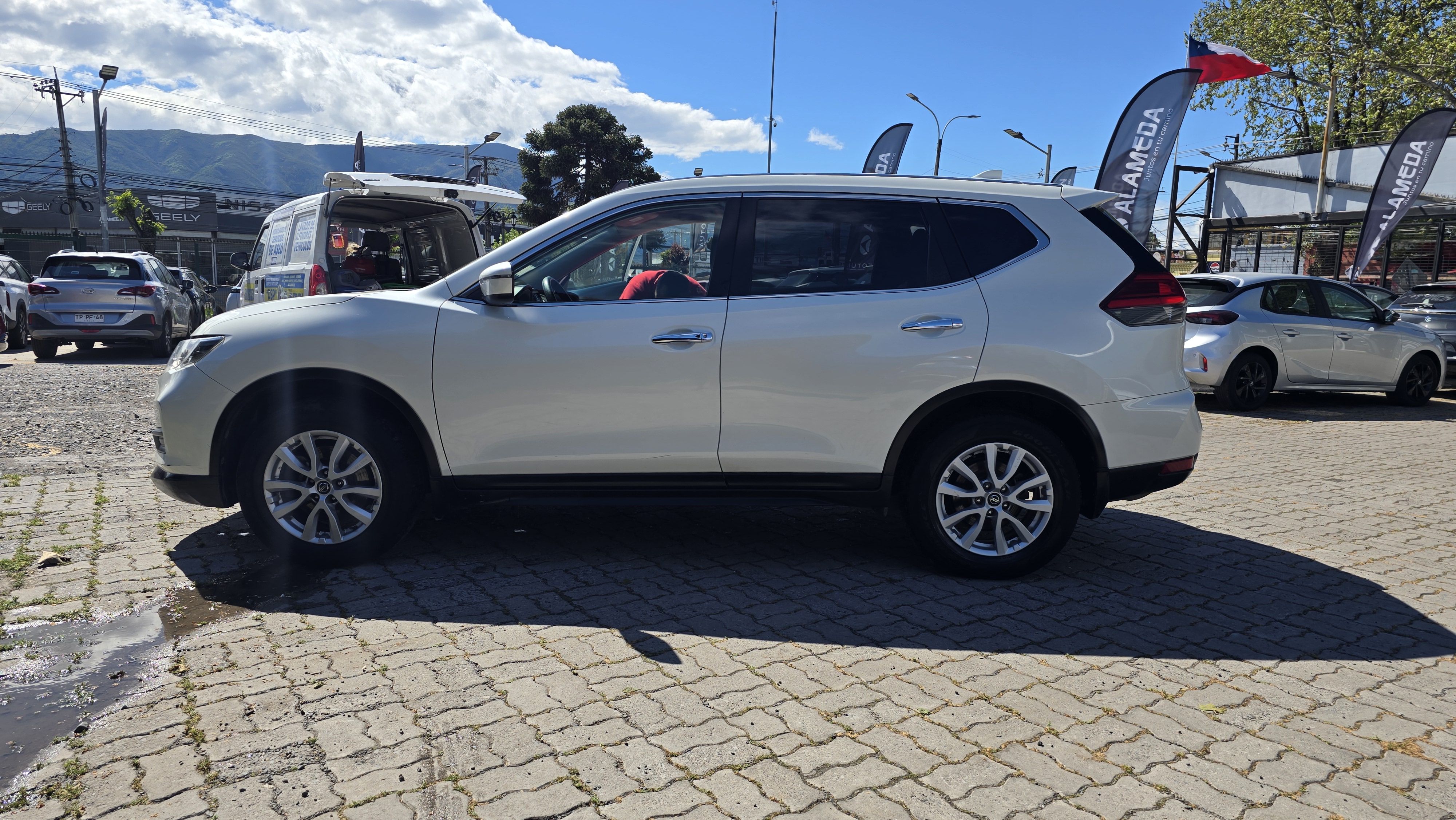 Nissan X Trail Sense — foto 7 de 19